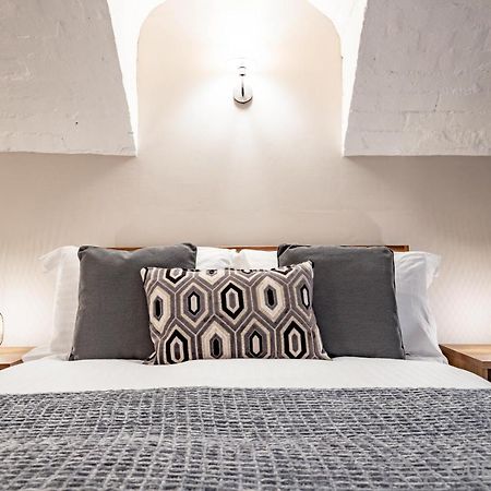 Host & Stay - Shaw Street Basement Вустер Екстер'єр фото